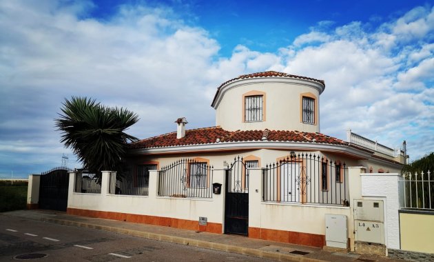 4. House - Detached Villa - Herverkoop - Los Alcazares - Town