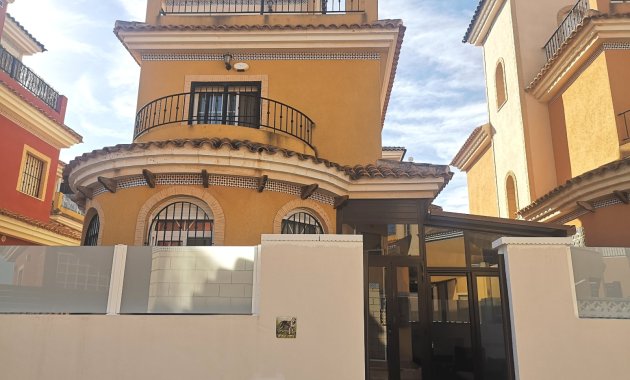 4. House - Detached Villa - Herverkoop - Los Montesinos - La Herrada