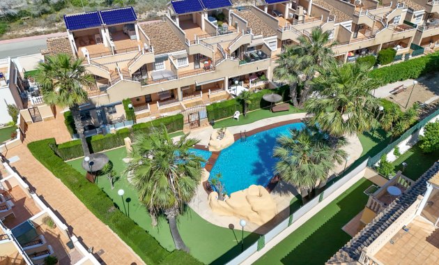 Bungalow - Wiederverkauf - Orihuela Costa - Villamartín