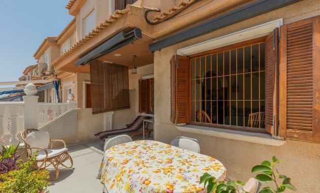 Casa adosada - Reventa - La Mata -
                Playa