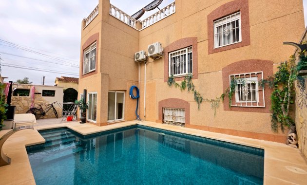 Freistehend / Villa - Wiederverkauf - La Marina - La Marina Urb