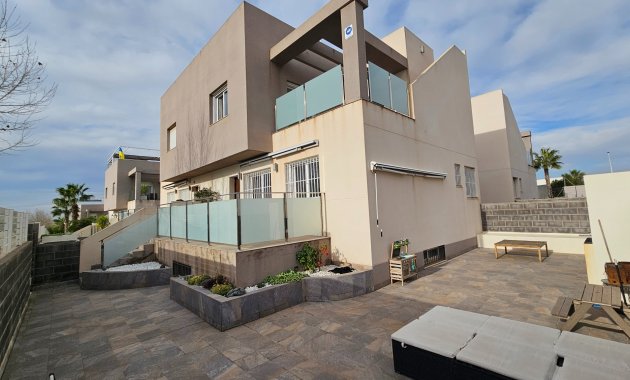 Freistehend / Villa - Wiederverkauf - Torrevieja -
                Torrevieja