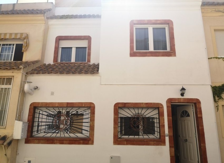 Herverkoop - 2. Town house -
Los Montesinos - Montesinos