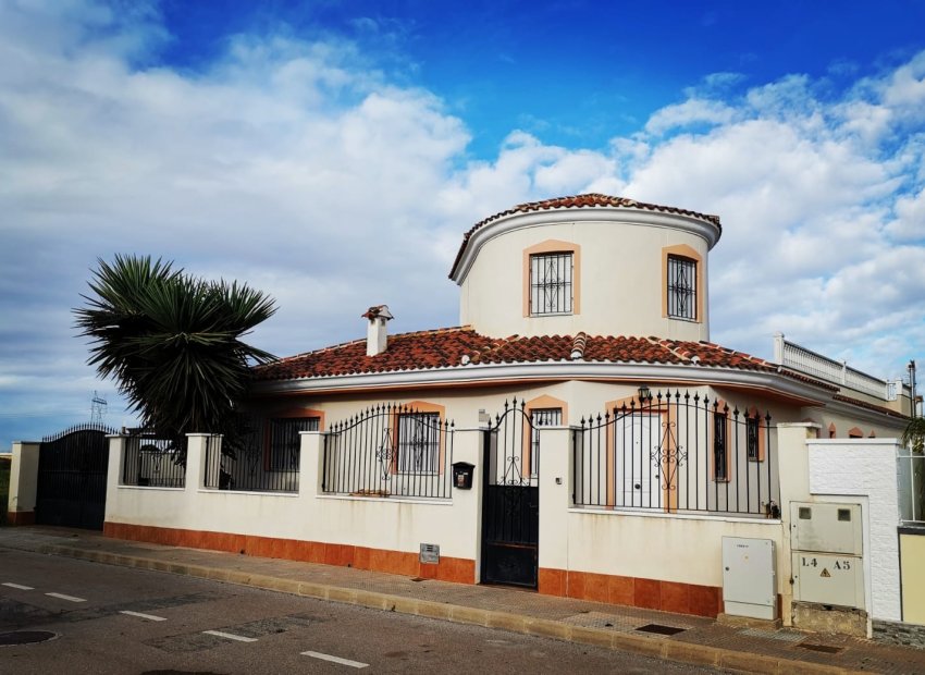 Herverkoop - 4. House - Detached Villa -
Los Alcazares - Town