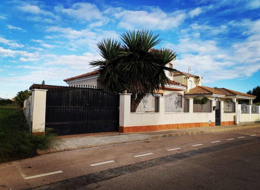 Herverkoop - 4. House - Detached Villa -
Los Alcazares - Town