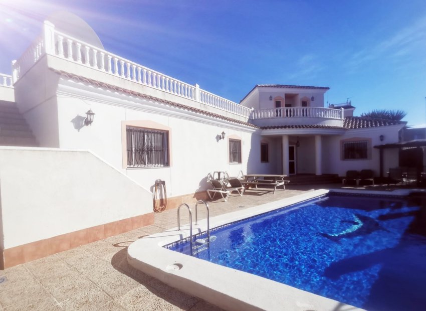 Herverkoop - 4. House - Detached Villa -
Los Alcazares - Town