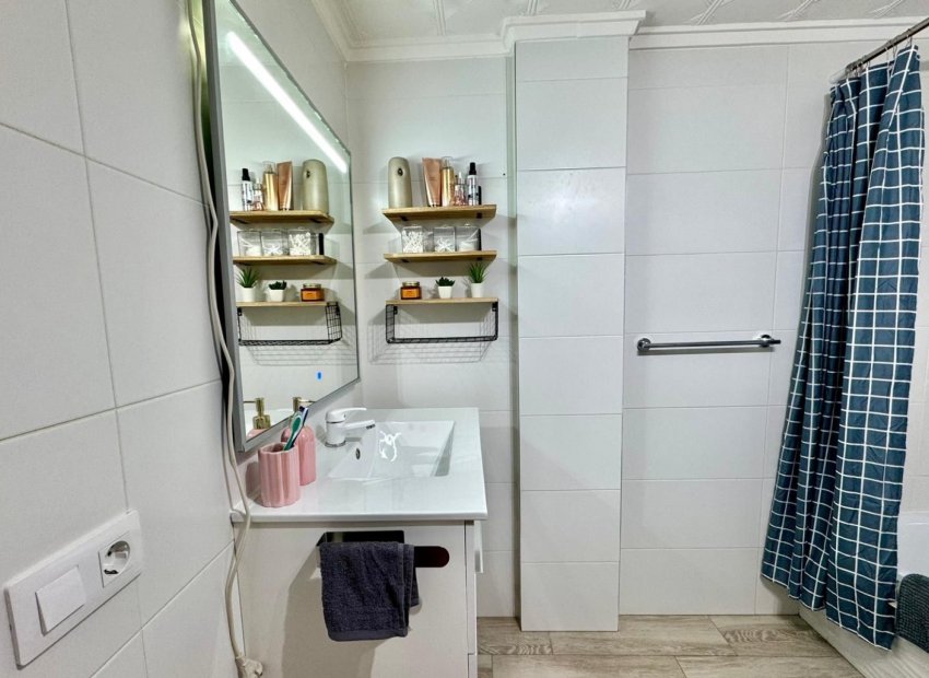 Herverkoop - Appartement -
Almoradí