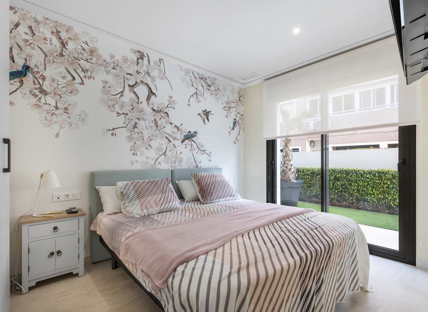 Herverkoop - Appartement - Begane grond -
Torrevieja - Torrelamata - La Mata