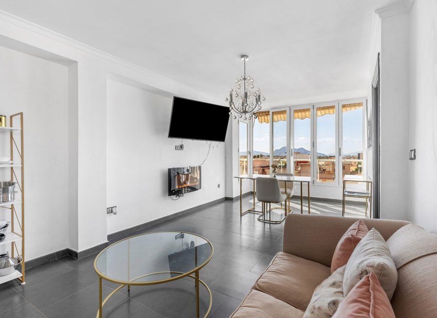 Herverkoop - Appartement -
Daya Nueva