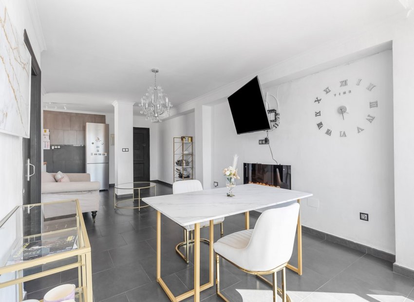 Herverkoop - Appartement -
Daya Nueva