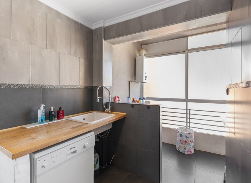 Herverkoop - Appartement -
Daya Nueva