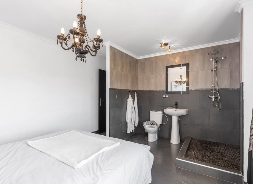 Herverkoop - Appartement -
Daya Nueva