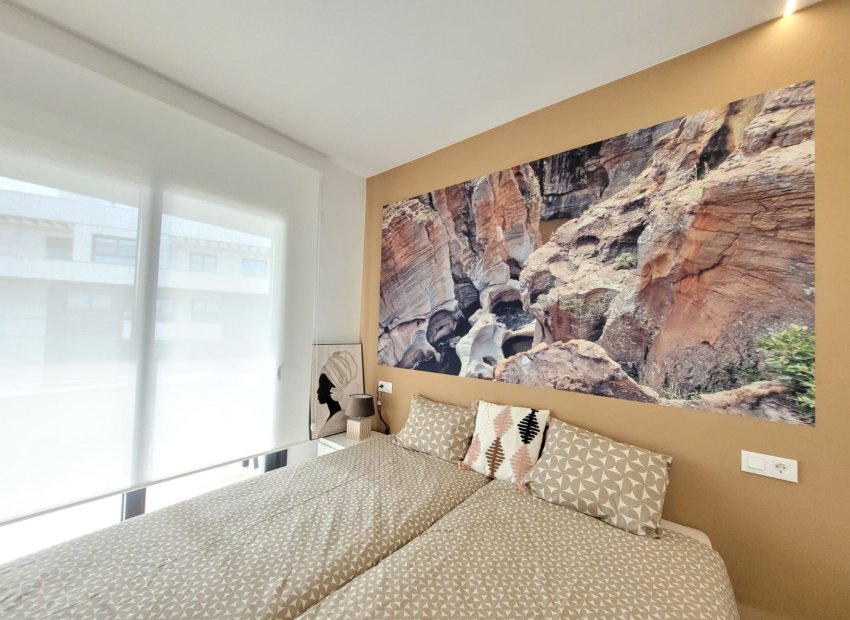 Herverkoop - Appartement -
Orihuela Costa