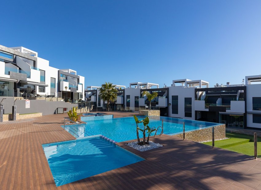 Herverkoop - Appartement -
Punta Prima