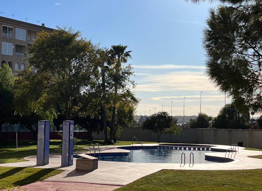 Herverkoop - Appartement -
Torrevieja - Centro