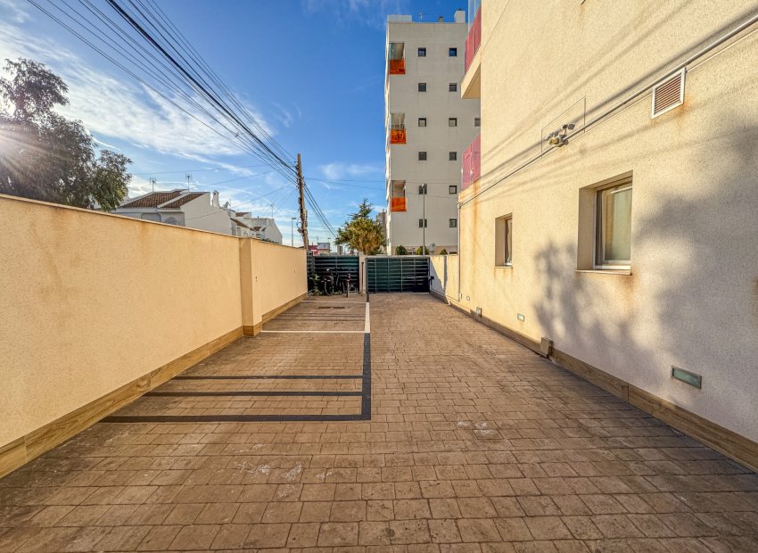 Herverkoop - Appartement -
Torrevieja - Nueva Torrevieja