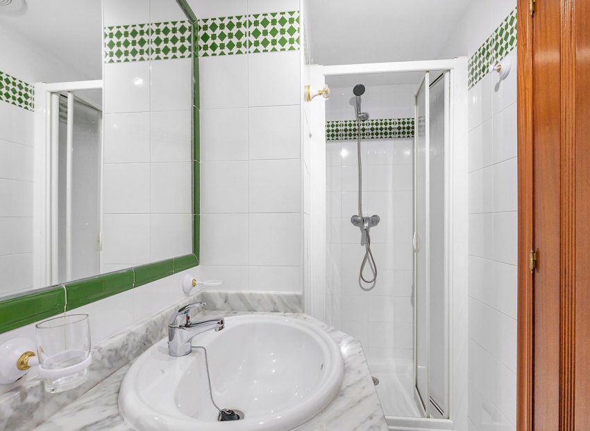 Herverkoop - Appartement -
Torrevieja - Playa de los locos