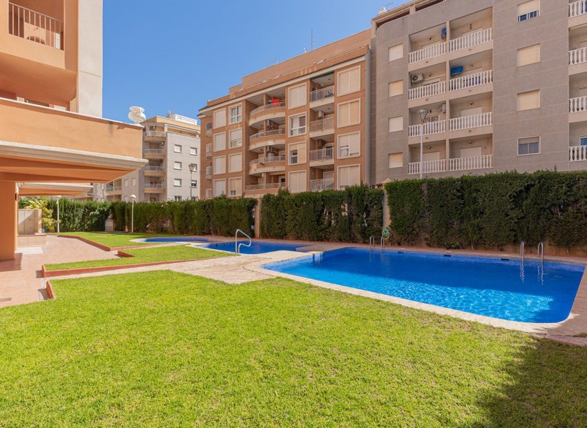 Herverkoop - Appartement -
Torrevieja - Playa de los locos