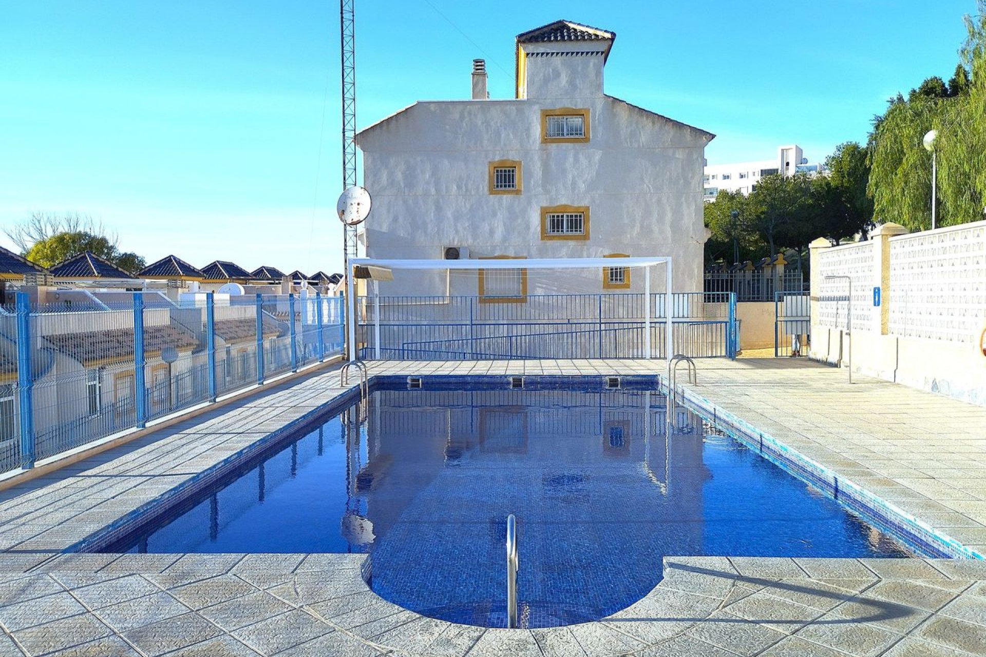 Herverkoop - Bungalow -
Guardamar del Segura - El Eden