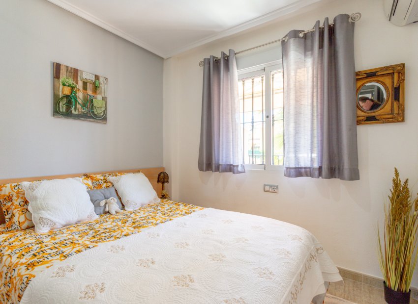 Herverkoop - Bungalow -
Orihuela Costa - Villamartín
