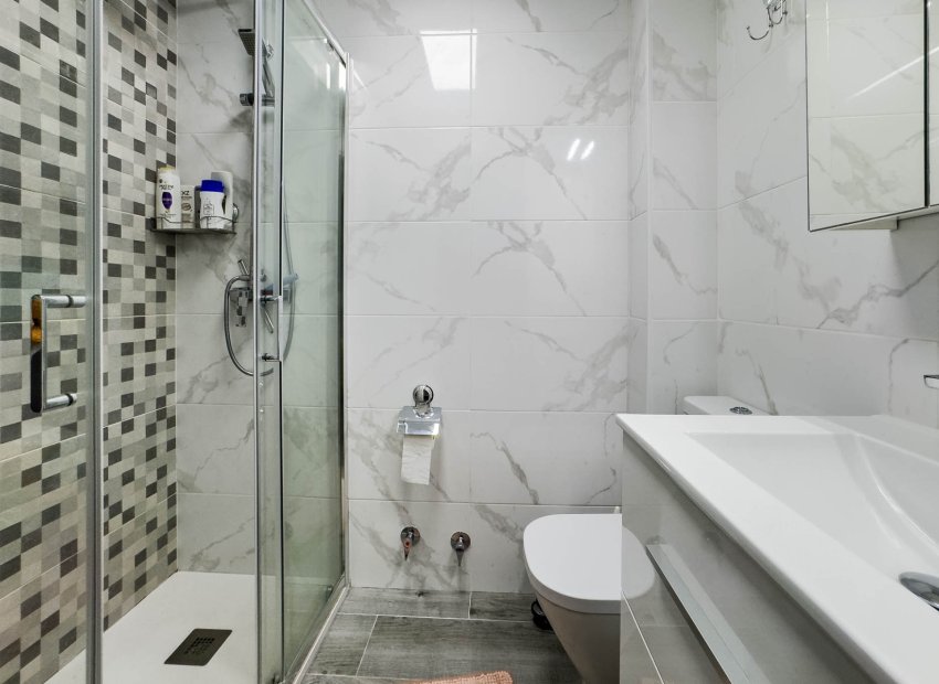 Herverkoop - duplex -
Torrevieja - Lago Jardin