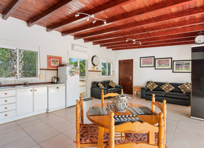 Herverkoop - Finca   -
Catral