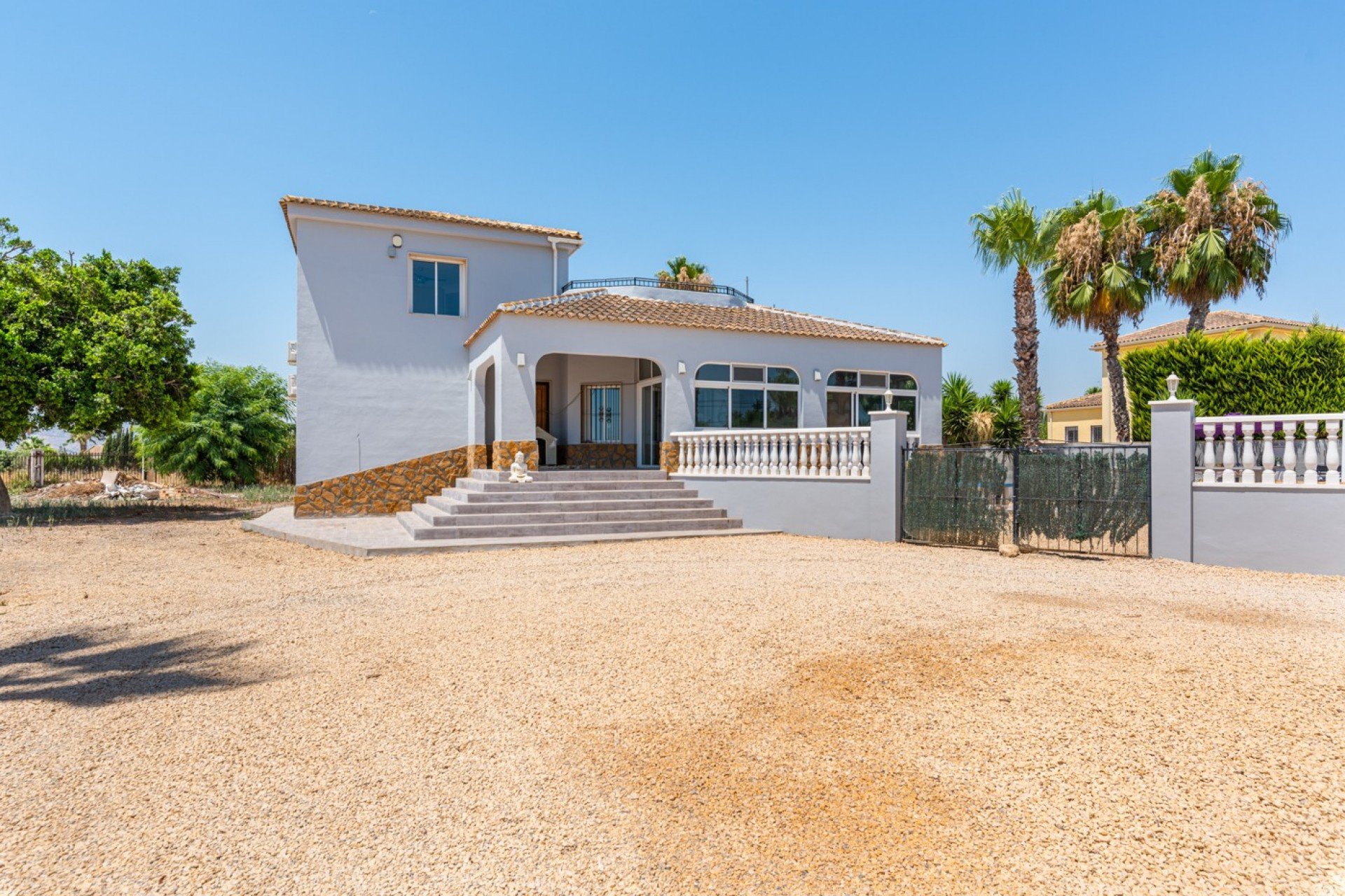 Herverkoop - Finca   -
Catral