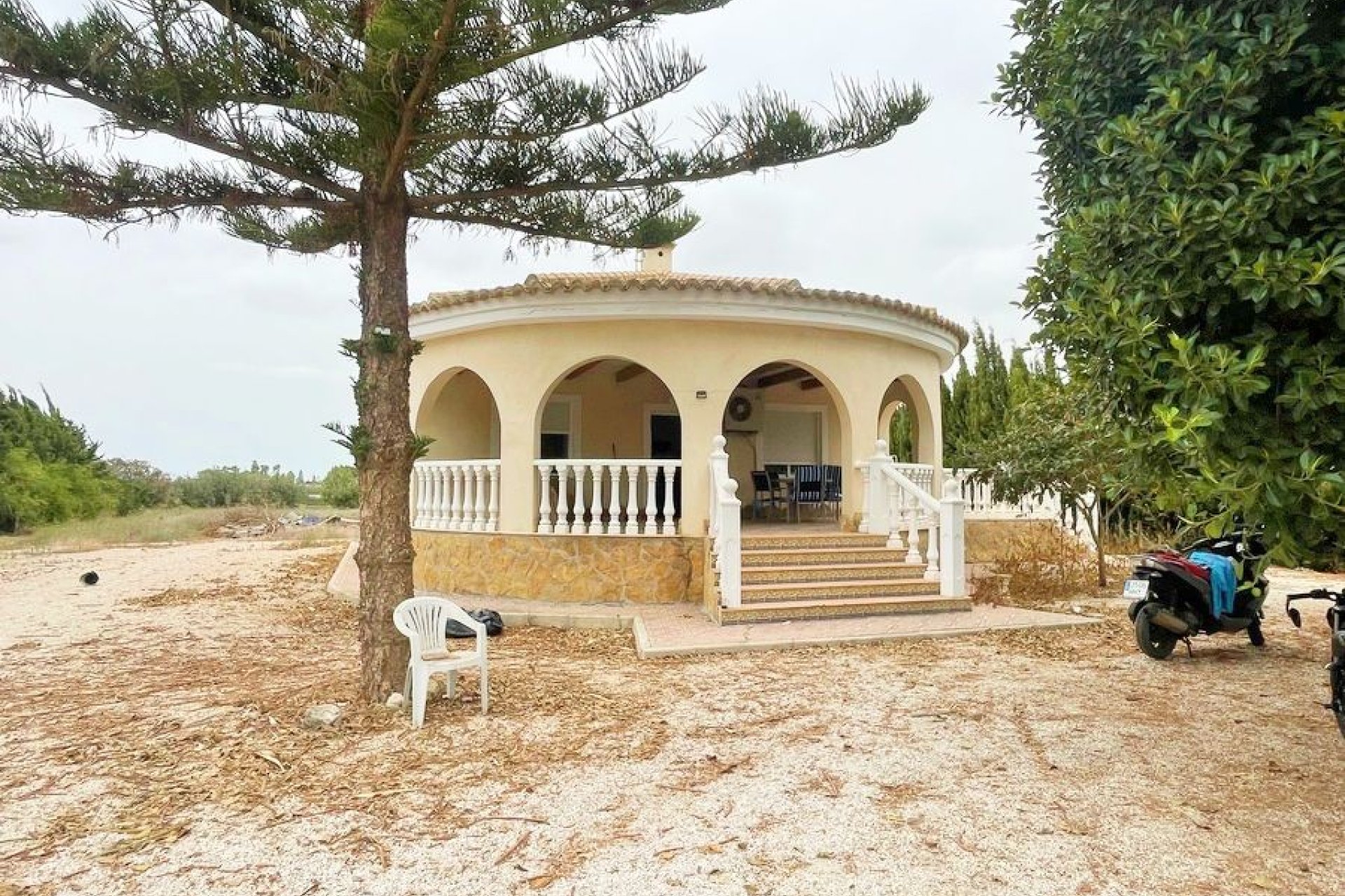 Herverkoop - Finca   -
Daya Vieja