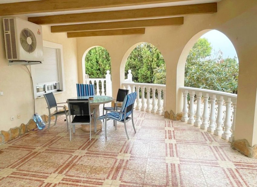 Herverkoop - Finca   -
Daya Vieja