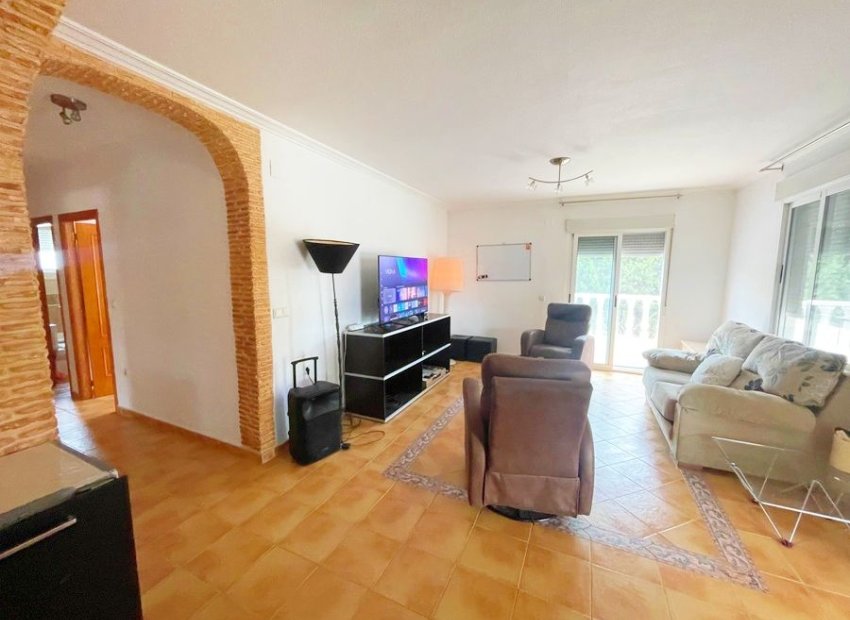 Herverkoop - Finca   -
Daya Vieja