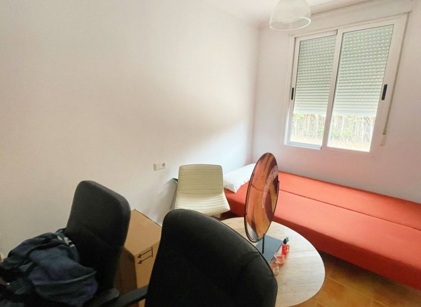 Herverkoop - Finca   -
Daya Vieja