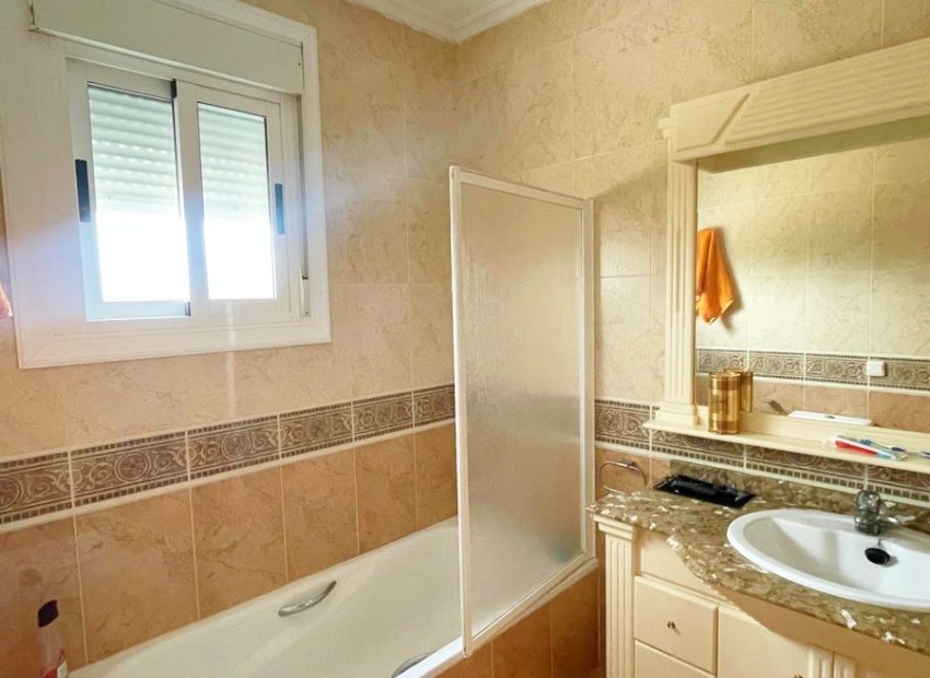 Herverkoop - Finca   -
Daya Vieja