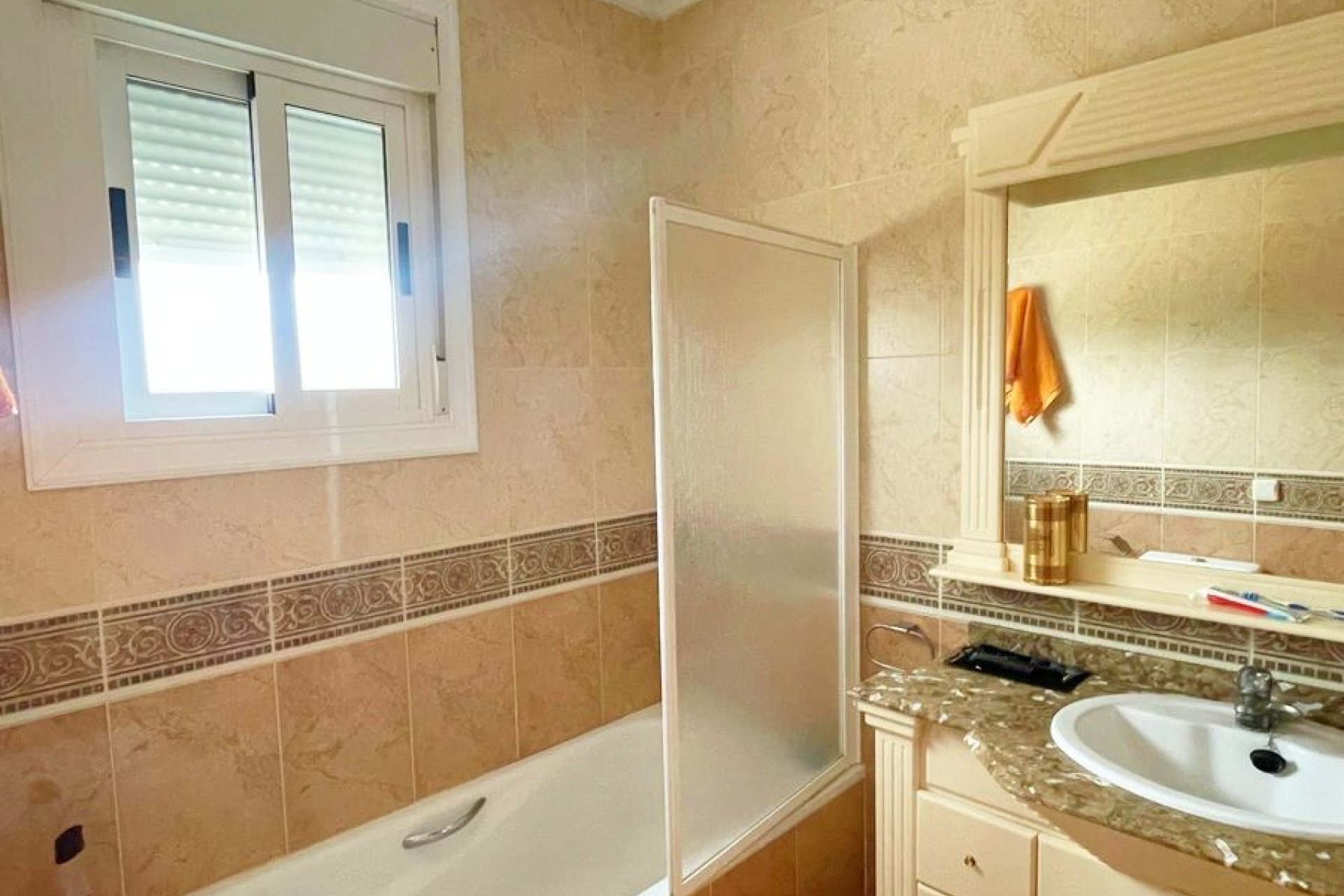 Herverkoop - Finca   -
Daya Vieja