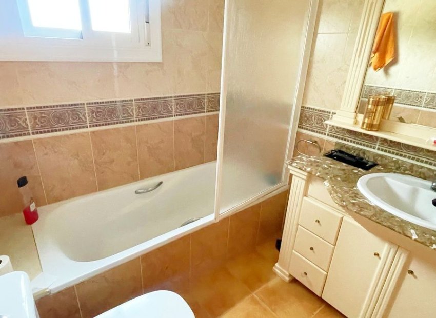 Herverkoop - Finca   -
Daya Vieja