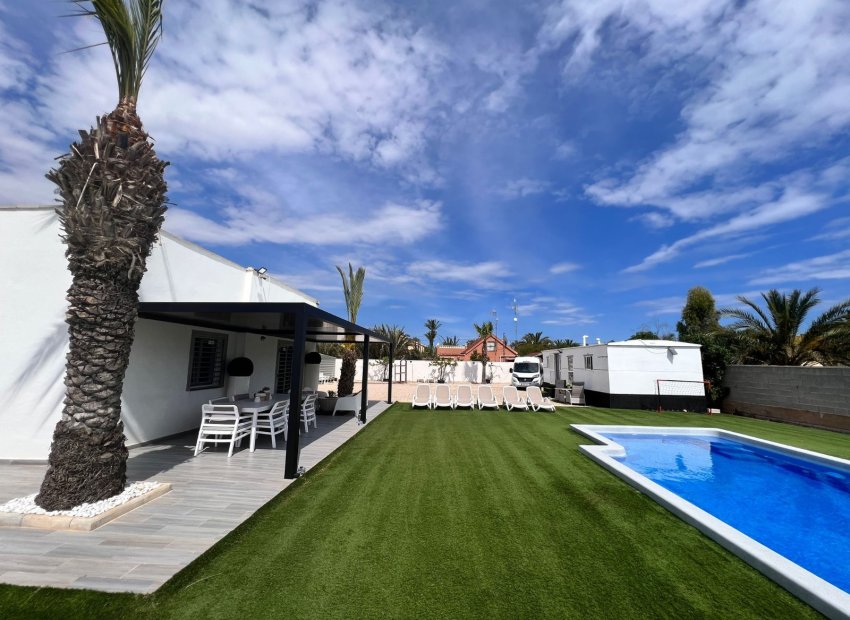 Herverkoop - Finca   -
Elche - La Marina