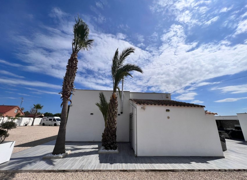 Herverkoop - Finca   -
Elche - La Marina