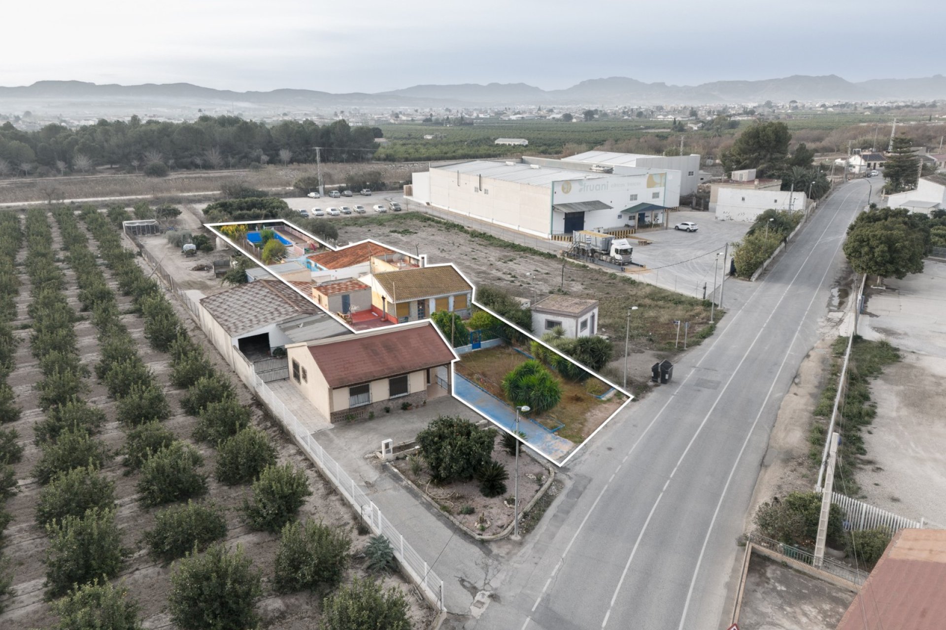 Herverkoop - Finca   -
Orihuela