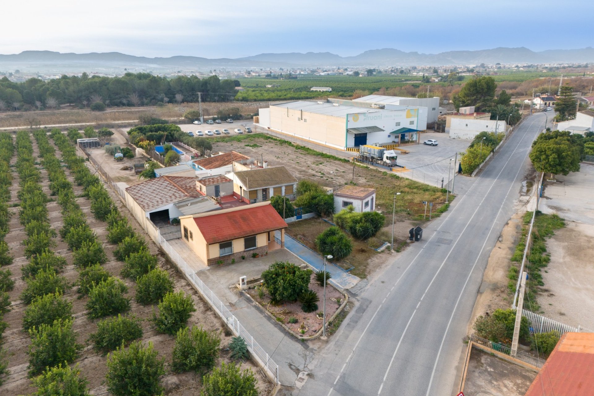 Herverkoop - Finca   -
Orihuela