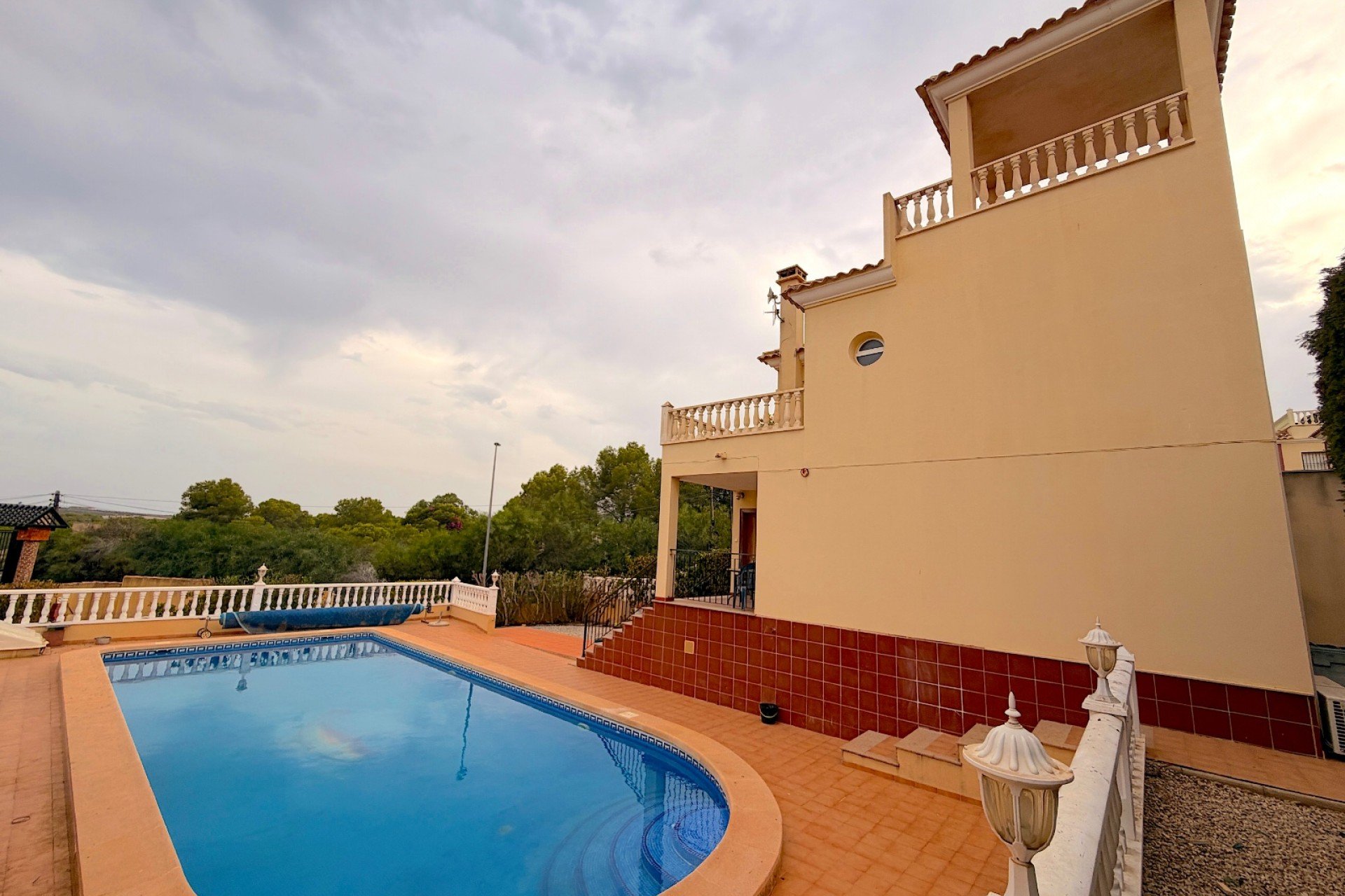 Herverkoop - Geschakelde Villa -
Algorfa - Montemar