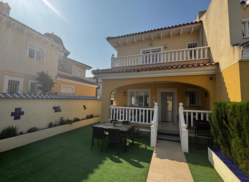 Herverkoop - Geschakelde Villa -
Ciudad Quesada - Rojales - Ciudad Quesada