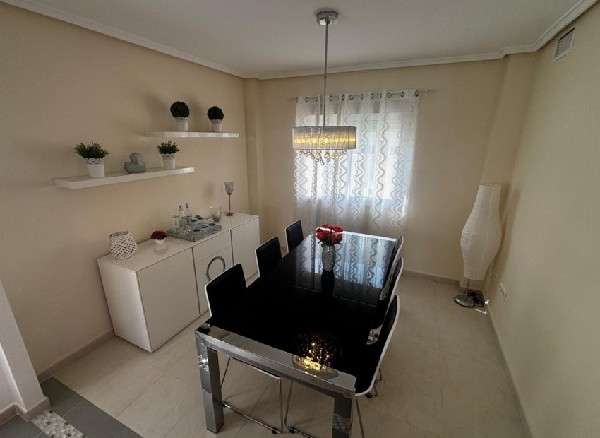 Herverkoop - Geschakelde Villa -
Ciudad Quesada - Rojales - Ciudad Quesada