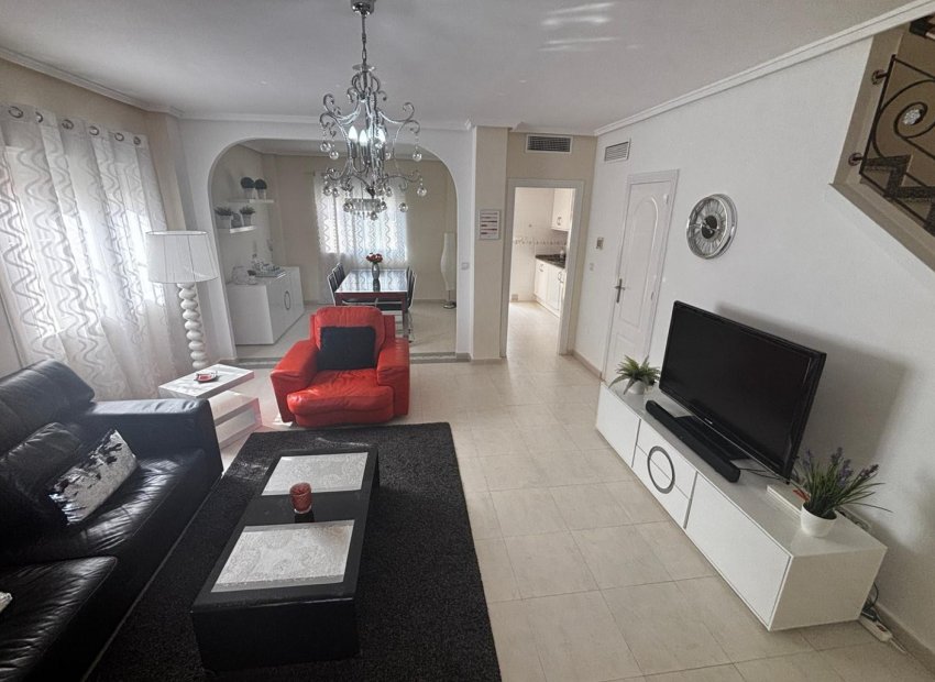 Herverkoop - Geschakelde Villa -
Ciudad Quesada - Rojales - Ciudad Quesada