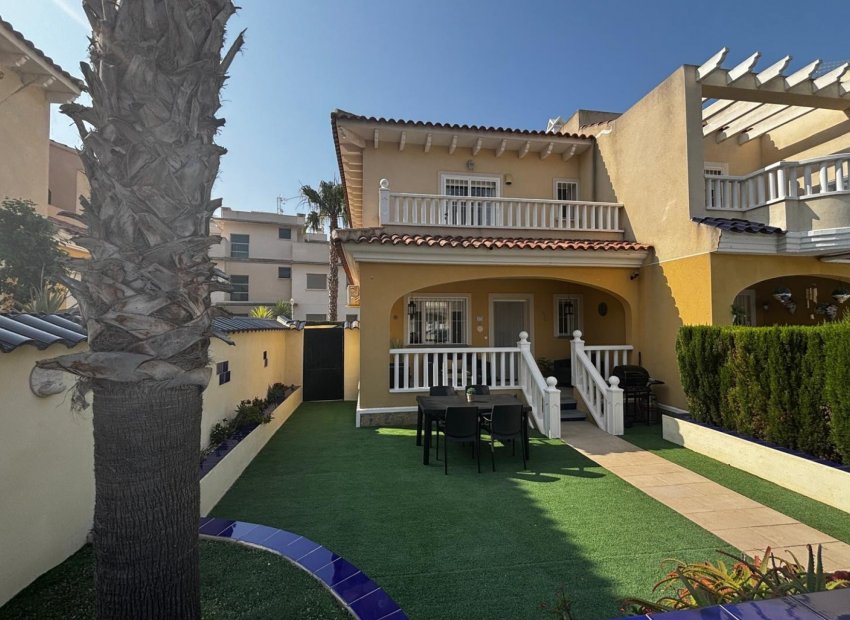 Herverkoop - Geschakelde Villa -
Ciudad Quesada - Rojales - Ciudad Quesada