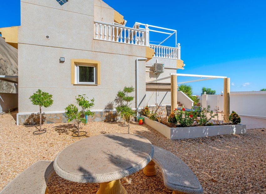 Herverkoop - Geschakelde Villa -
Ciudad Quesada - Rojales - Costa Blanca South