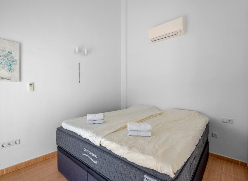 Herverkoop - Geschakelde Villa -
Ciudad Quesada - Rojales - Costa Blanca South