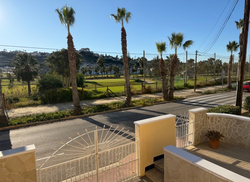 Herverkoop - Geschakelde Villa -
Ciudad Quesada - Rojales - La Marquesa Golf