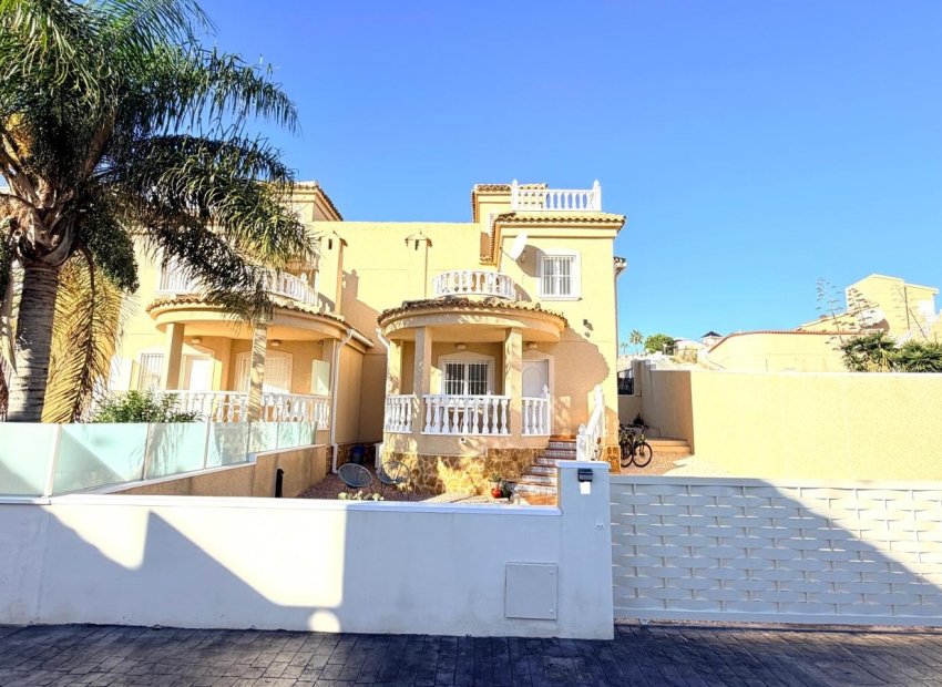 Herverkoop - Geschakelde Villa -
Ciudad Quesada - Rojales - La Marquesa Golf