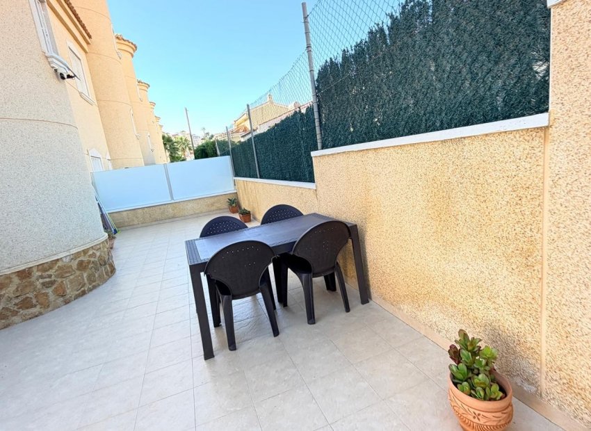 Herverkoop - Geschakelde Villa -
Ciudad Quesada - Rojales - La Marquesa Golf