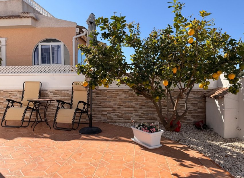 Herverkoop - Geschakelde Villa -
Ciudad Quesada - Rojales - Rojales