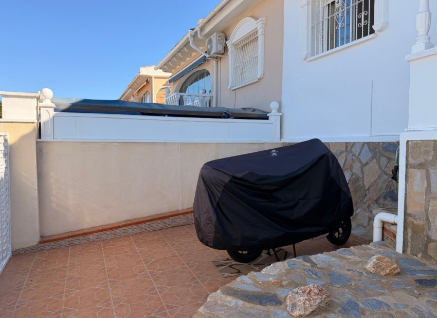 Herverkoop - Geschakelde Villa -
Ciudad Quesada - Rojales - Rojales